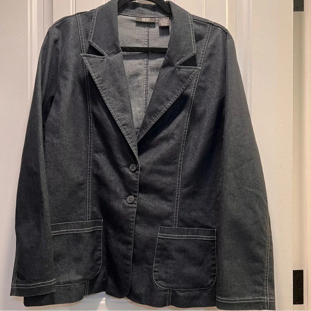 Ralsey Women’s Denim Two Button Notched Collar Blazer Jacket. Size 14.